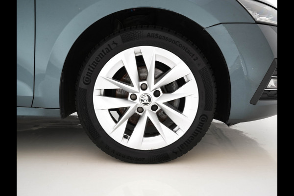 Škoda Octavia Combi 1.0 TSI Business Edition Plus (INCL-BTW) *FULL-LED | NAVI-FULLMAP | HEATED-COMFORTSEATS | DIGI-COCKPIT | CAMERA | KEYLESS | DAB | AMBIENTLIGHT | PRIVACYGLASS | ECC | CARPLAY | PDC | CRUISE | 17''ALU*