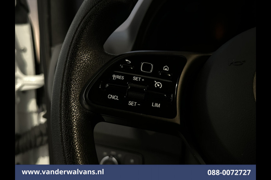 Mercedes-Benz Sprinter 315 CDI 150pk L2H2 Euro6 Airco | Camera | Apple Carplay | Cruisecontrol | Chauffeursstoel | Leder Android Auto, Parkeersensoren, Bijrijdersbank