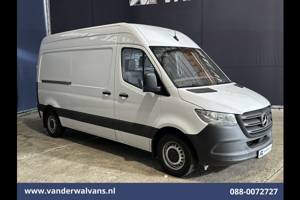 Mercedes-Benz Sprinter 315 CDI 150pk L2H2 Euro6 Airco | Camera | Apple Carplay | Cruisecontrol | Chauffeursstoel | Leder Android Auto, Parkeersensoren, Bijrijdersbank