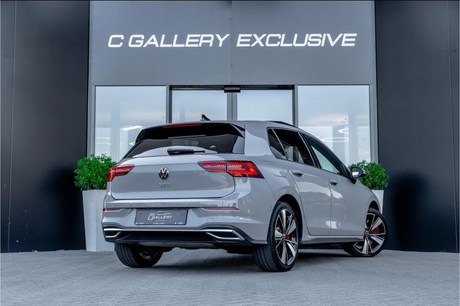 Volkswagen Golf 1.4 eHybrid Style - Panorama | Elek. Trekhaak | Camera | ACC