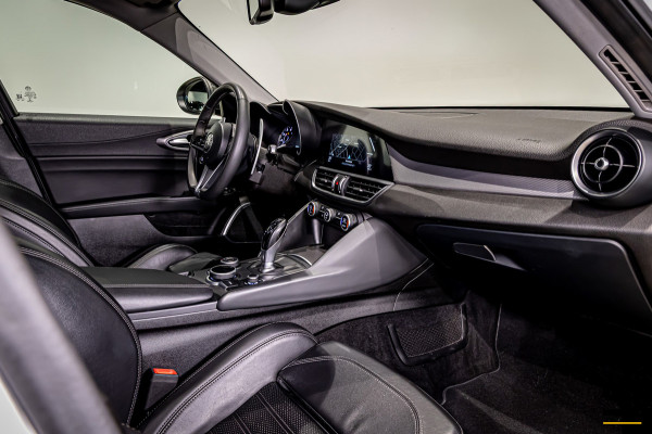Alfa Romeo Giulia 2.0 T AWD Veloce|Pano|Trekhaak|H&K|FullOpt