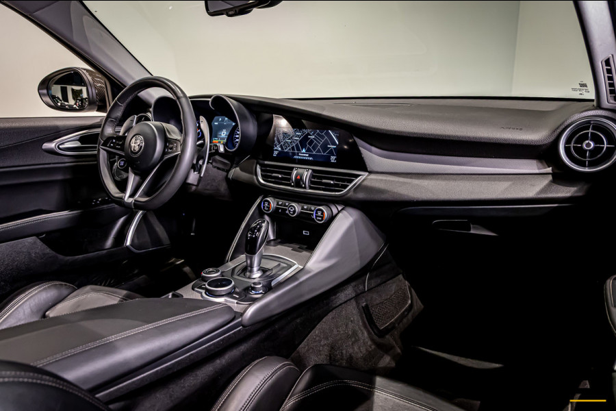 Alfa Romeo Giulia 2.0 T AWD Veloce|Pano|Trekhaak|H&K|FullOpt