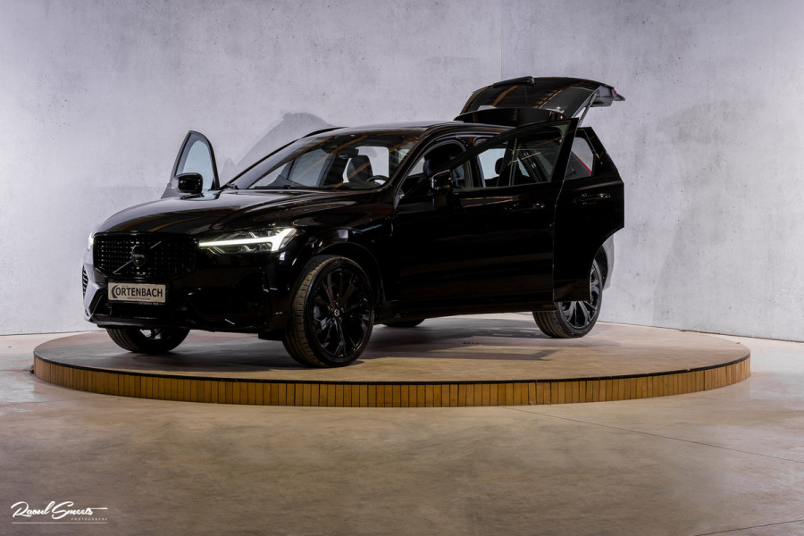 Volvo XC60 2.0 T6 Plug-in hybrid AWD Ultra Black Edition Long Range | Zwenkbare trekhaak | Panorama dak | Stoelverkoeling+Massage | Blis | Memory |