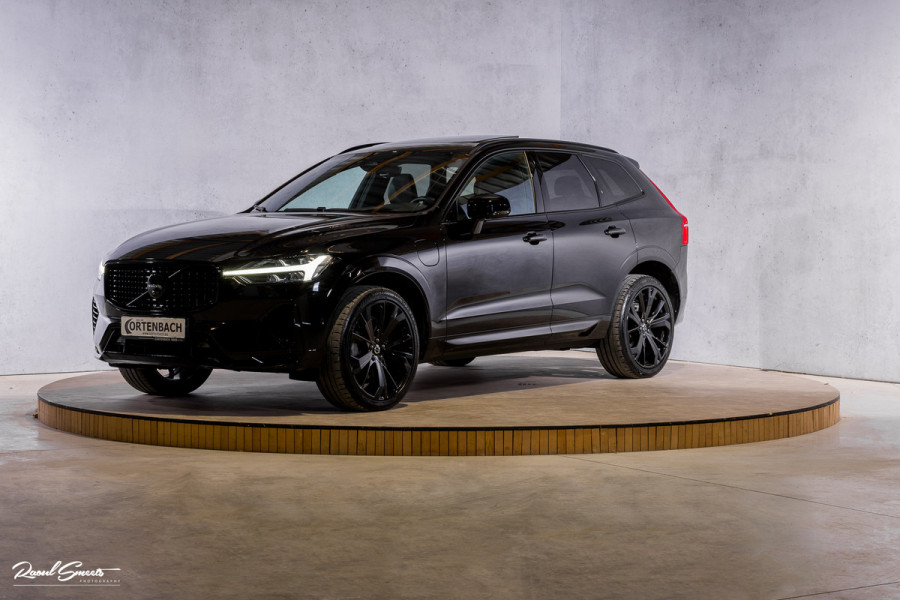 Volvo XC60 2.0 T6 Plug-in hybrid AWD Ultra Black Edition Long Range | Zwenkbare trekhaak | Panorama dak | Stoelverkoeling+Massage | Blis | Memory |