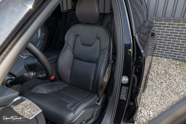 Volvo XC60 2.0 T6 Plug-in hybrid AWD Ultra Black Edition Long Range | Zwenkbare trekhaak | Panorama dak | Stoelverkoeling+Massage | Blis | Memory |