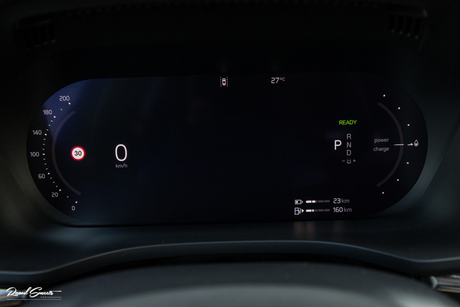 Volvo XC60 2.0 T6 Plug-in hybrid AWD Ultra Black Edition Long Range | Zwenkbare trekhaak | Panorama dak | Stoelverkoeling+Massage | Blis | Memory |