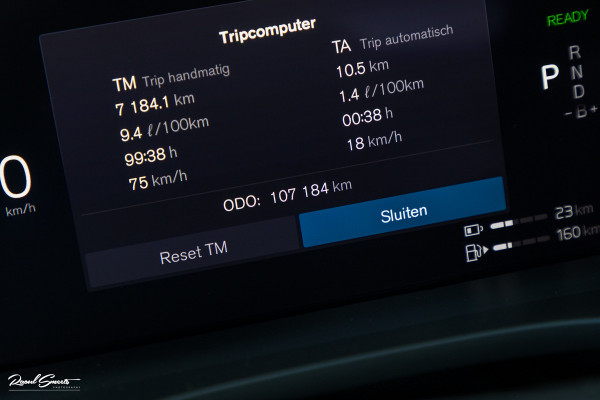 Volvo XC60 2.0 T6 Plug-in hybrid AWD Ultra Black Edition Long Range | Zwenkbare trekhaak | Panorama dak | Stoelverkoeling+Massage | Blis | Memory |