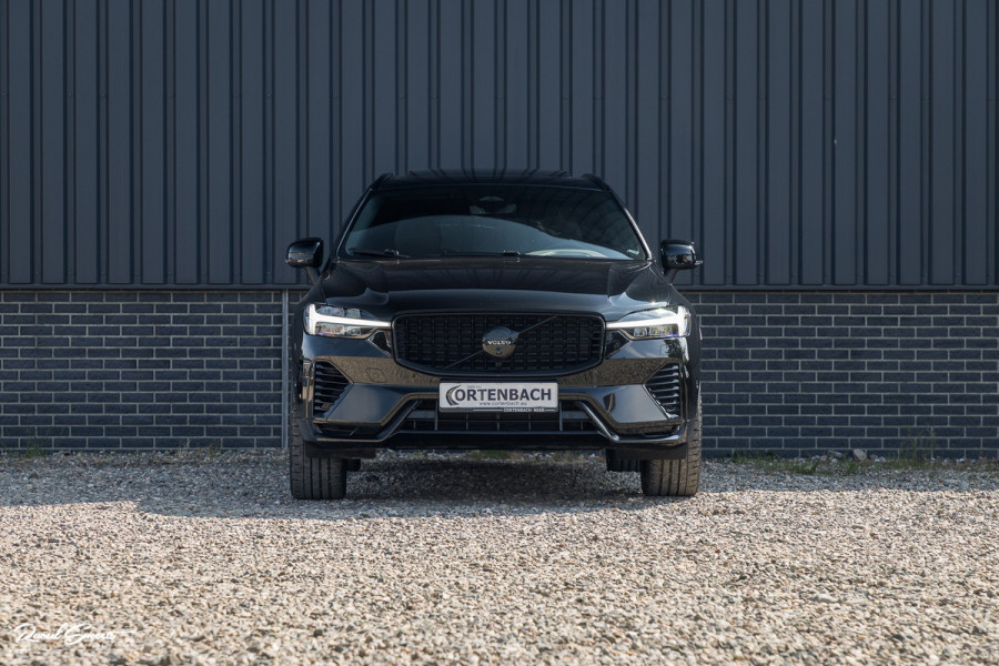 Volvo XC60 2.0 T6 Plug-in hybrid AWD Ultra Black Edition Long Range | Zwenkbare trekhaak | Panorama dak | Stoelverkoeling+Massage | Blis | Memory |