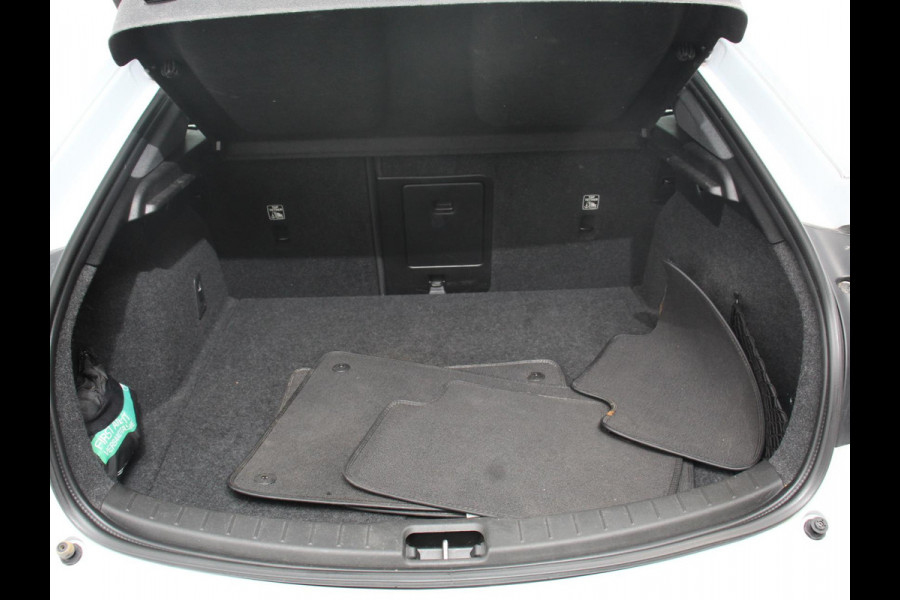 Polestar 2 Standard Range Single Motor 63kWh SOH 94 % Climate control Cruise control Parkeersensoren Camera Voorstoelen verwarmd Apple Carplay/ Android Auto