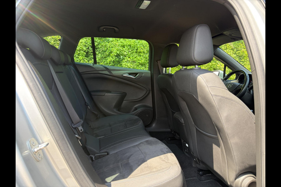 Opel Astra Sports Tourer 1.2 Ultimate 146pk,Camera,Keyless,Carplay,6 Bak,Afn Trekhaak,Stoelverw,Lm velgen,Alcantara-Leder,Dealer Onderhouden,Clima,Cruise,Dodehoek,Rijstrooksensor,N.A.P,PDc V+A,Apk tot 07-2028