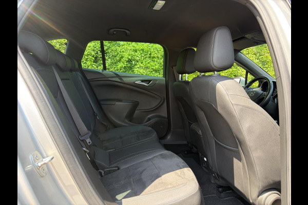 Opel Astra Sports Tourer 1.2 Ultimate 146pk,Camera,Keyless,Carplay,6 Bak,Afn Trekhaak,Stoelverw,Lm velgen,Alcantara-Leder,Dealer Onderhouden,Clima,Cruise,Dodehoek,Rijstrooksensor,N.A.P,PDc V+A,Apk tot 07-2028