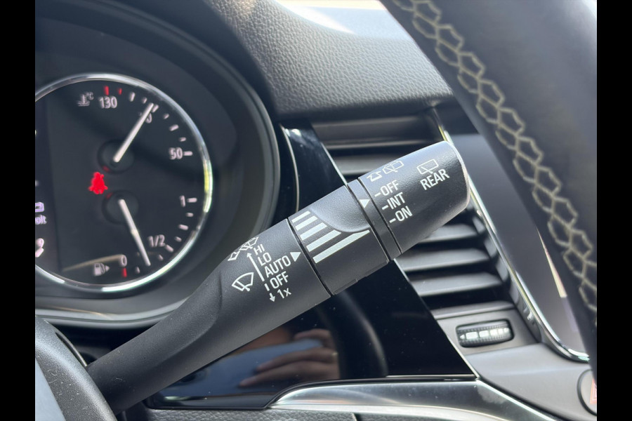 Opel Astra Sports Tourer 1.2 Ultimate 146pk,Camera,Keyless,Carplay,6 Bak,Afn Trekhaak,Stoelverw,Lm velgen,Alcantara-Leder,Dealer Onderhouden,Clima,Cruise,Dodehoek,Rijstrooksensor,N.A.P,PDc V+A,Apk tot 07-2028