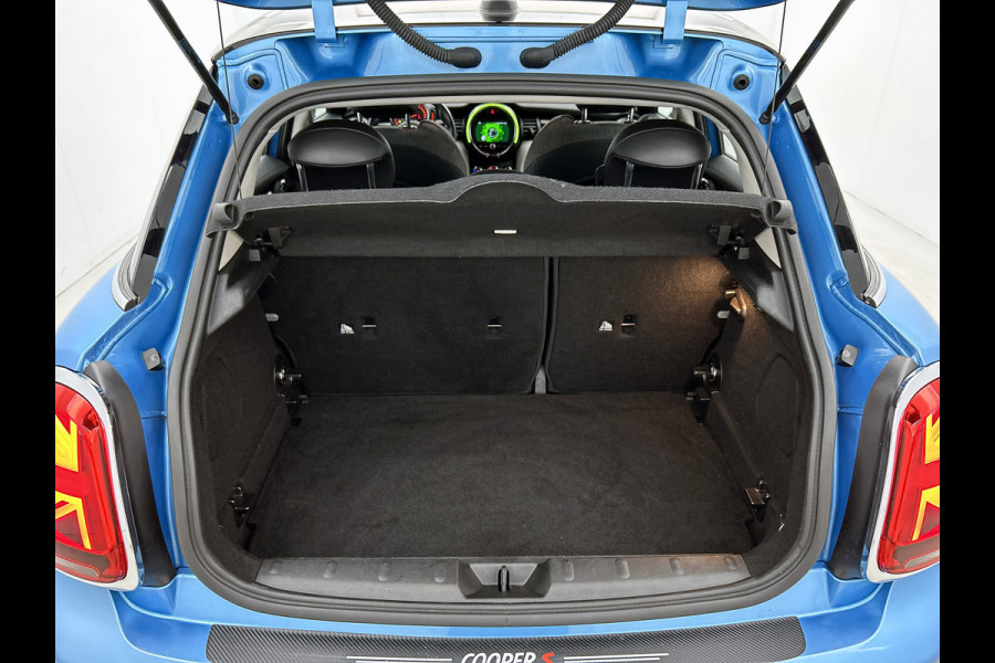 MINI 5-deurs 2.0 Cooper S Chili LAGE KM!! | 192PK | Carplay | JCW Stuur | AchterCam | Goed onderH | Etc