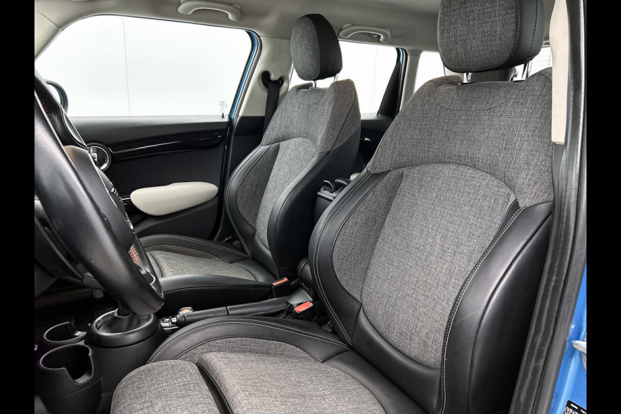 MINI 5-deurs 2.0 Cooper S Chili LAGE KM!! | 192PK | Carplay | JCW Stuur | AchterCam | Goed onderH | Etc