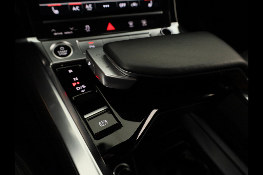 Audi e-tron Sportback 55 quattro Business edition Plus 95 kWh 408pk | Panoramadak | Lederen bekleding | Elektrisch verstelbare voorstoelen | Parkeercamera |