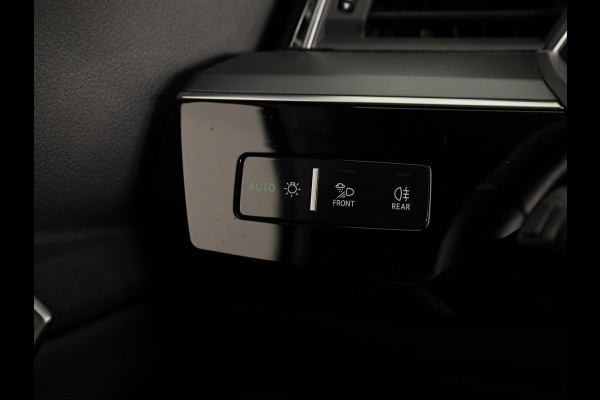 Audi e-tron Sportback 55 quattro Business edition Plus 95 kWh 408pk | Panoramadak | Lederen bekleding | Elektrisch verstelbare voorstoelen | Parkeercamera |