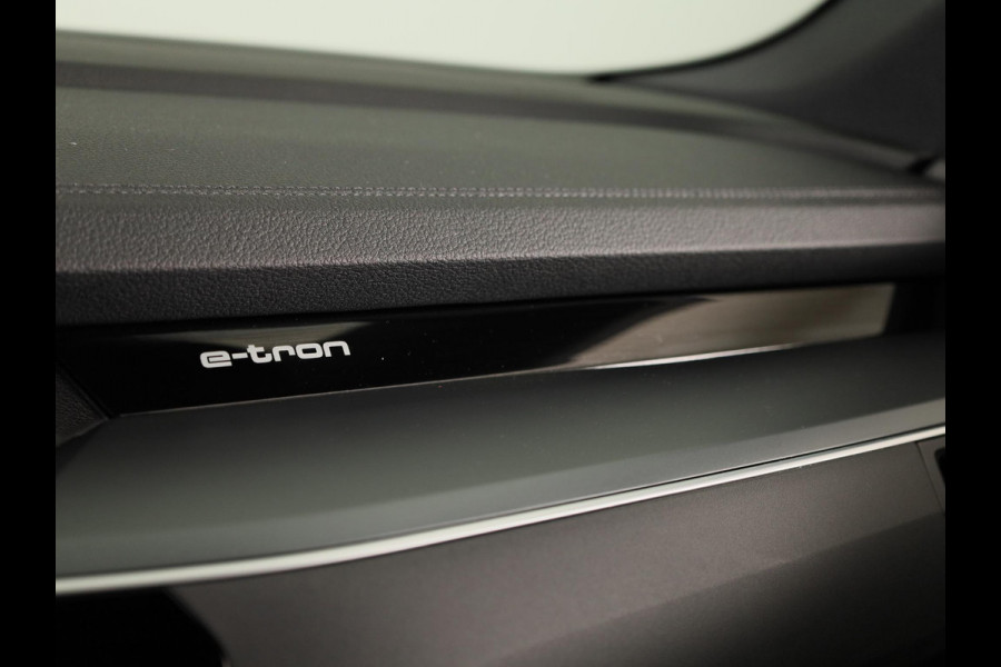 Audi e-tron Sportback 55 quattro Business edition Plus 95 kWh 408pk | Panoramadak | Lederen bekleding | Elektrisch verstelbare voorstoelen | Parkeercamera |