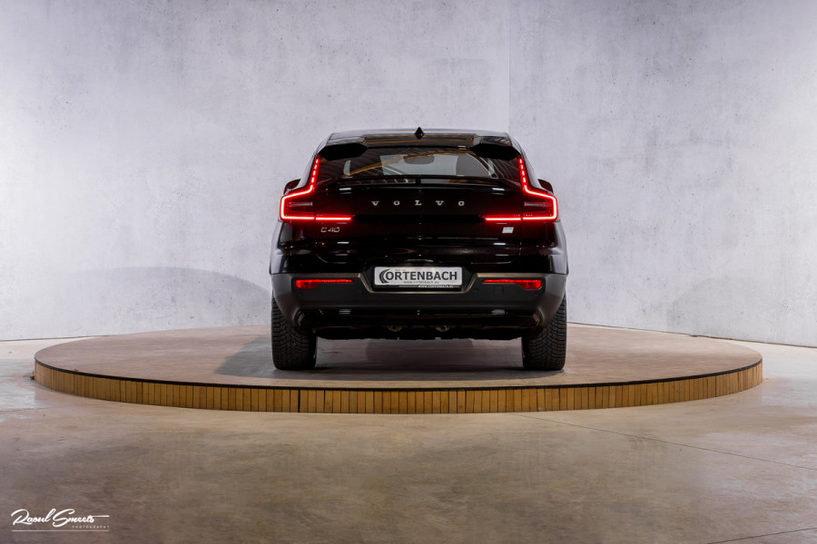 Volvo C40 Recharge Ultimate 69 kWh | Panorama dak | Adaptieve cruise | Blis | Memory |