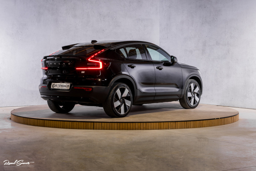 Volvo C40 Recharge Ultimate 69 kWh | Panorama dak | Adaptieve cruise | Blis | Memory |
