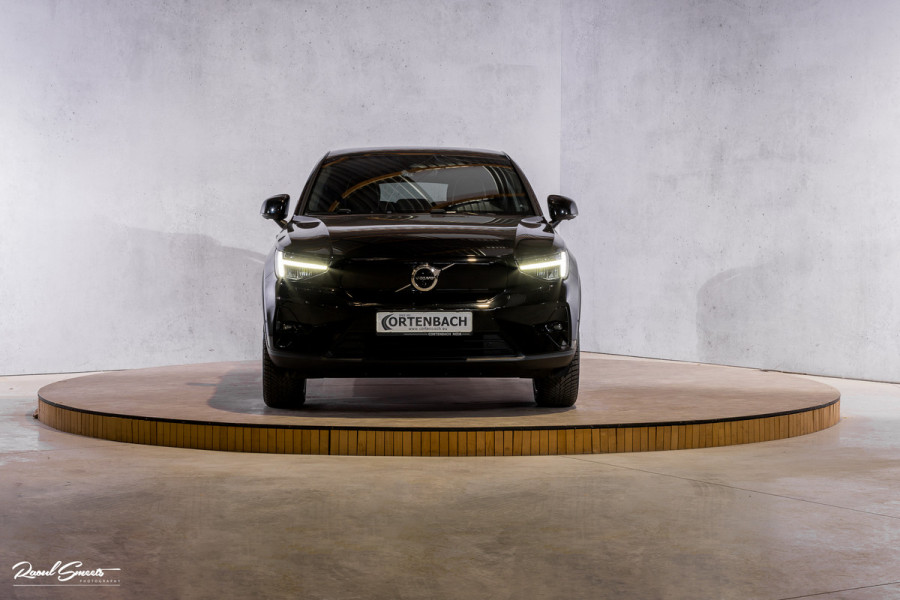 Volvo C40 Recharge Ultimate 69 kWh | Panorama dak | Adaptieve cruise | Blis | Memory |