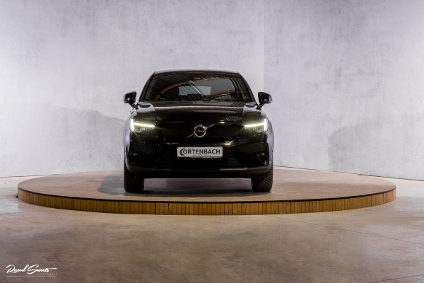 Volvo C40 Recharge Ultimate 69 kWh | Panorama dak | Adaptieve cruise | Blis | Memory |