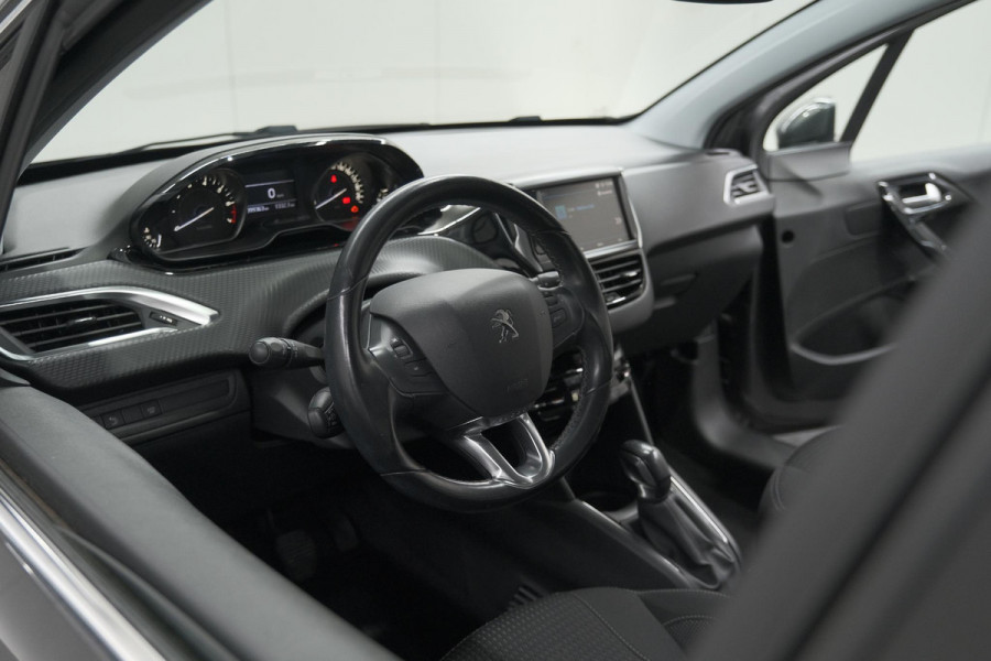 Peugeot 208 PureTech 82 Blue Lease Allure | Parkeersensoren | Climate Control | Apple Carplay | 16 Inch Lichtmetalen Velgen
