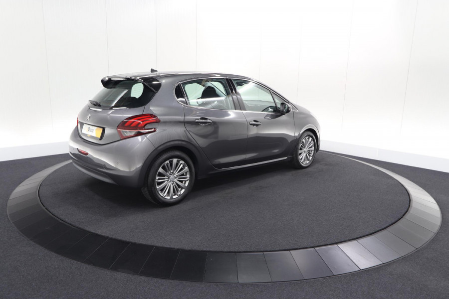 Peugeot 208 PureTech 82 Blue Lease Allure | Parkeersensoren | Climate Control | Apple Carplay | 16 Inch Lichtmetalen Velgen