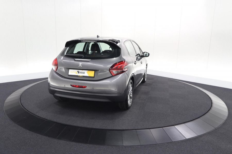 Peugeot 208 PureTech 82 Blue Lease Allure | Parkeersensoren | Climate Control | Apple Carplay | 16 Inch Lichtmetalen Velgen
