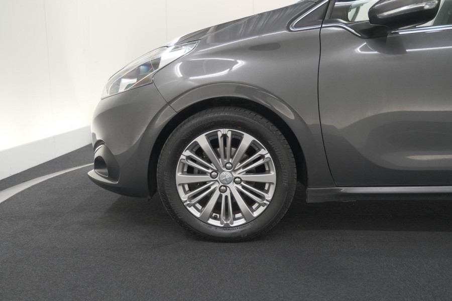 Peugeot 208 PureTech 82 Blue Lease Allure | Parkeersensoren | Climate Control | Apple Carplay | 16 Inch Lichtmetalen Velgen