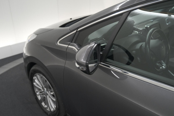 Peugeot 208 PureTech 82 Blue Lease Allure | Parkeersensoren | Climate Control | Apple Carplay | 16 Inch Lichtmetalen Velgen