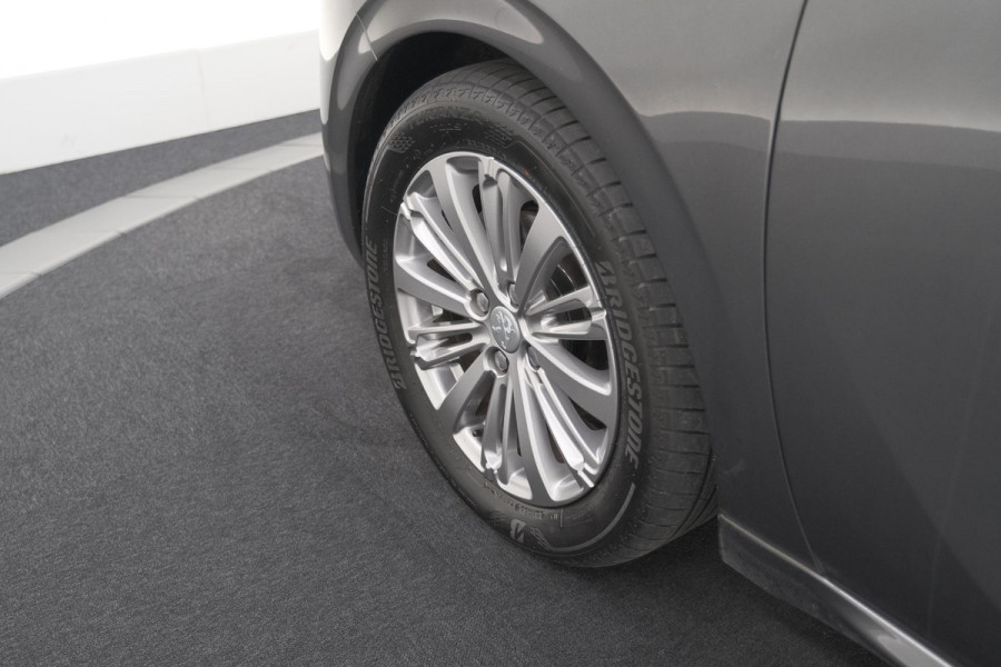 Peugeot 208 PureTech 82 Blue Lease Allure | Parkeersensoren | Climate Control | Apple Carplay | 16 Inch Lichtmetalen Velgen