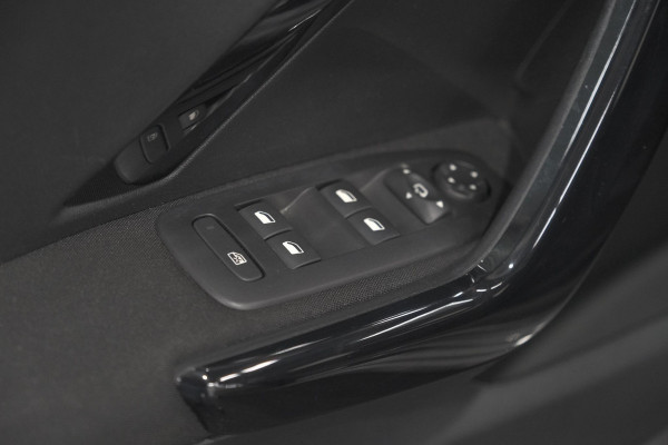 Peugeot 208 PureTech 82 Blue Lease Allure | Parkeersensoren | Climate Control | Apple Carplay | 16 Inch Lichtmetalen Velgen