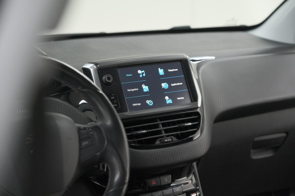 Peugeot 208 PureTech 82 Blue Lease Allure | Parkeersensoren | Climate Control | Apple Carplay | 16 Inch Lichtmetalen Velgen