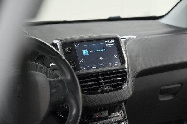 Peugeot 208 PureTech 82 Blue Lease Allure | Parkeersensoren | Climate Control | Apple Carplay | 16 Inch Lichtmetalen Velgen