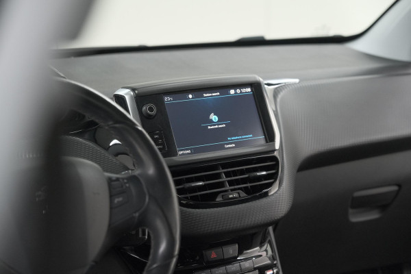 Peugeot 208 PureTech 82 Blue Lease Allure | Parkeersensoren | Climate Control | Apple Carplay | 16 Inch Lichtmetalen Velgen