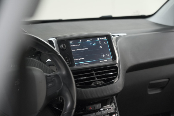 Peugeot 208 PureTech 82 Blue Lease Allure | Parkeersensoren | Climate Control | Apple Carplay | 16 Inch Lichtmetalen Velgen