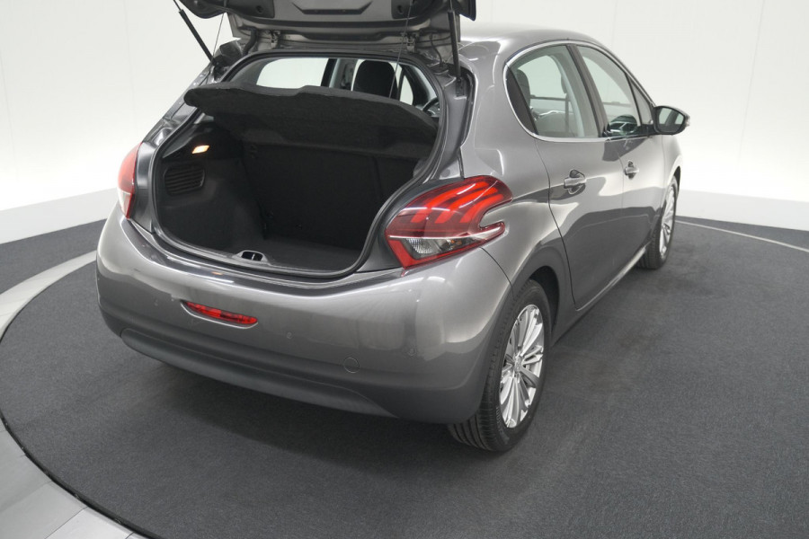Peugeot 208 PureTech 82 Blue Lease Allure | Parkeersensoren | Climate Control | Apple Carplay | 16 Inch Lichtmetalen Velgen