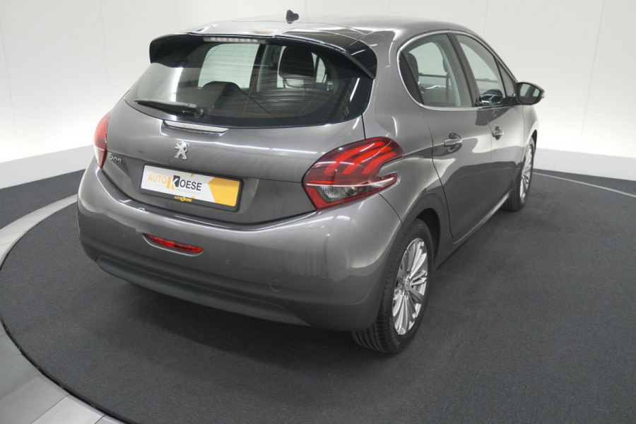 Peugeot 208 PureTech 82 Blue Lease Allure | Parkeersensoren | Climate Control | Apple Carplay | 16 Inch Lichtmetalen Velgen