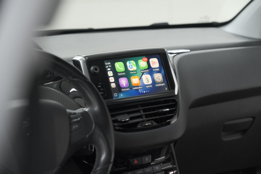 Peugeot 208 PureTech 82 Blue Lease Allure | Parkeersensoren | Climate Control | Apple Carplay | 16 Inch Lichtmetalen Velgen