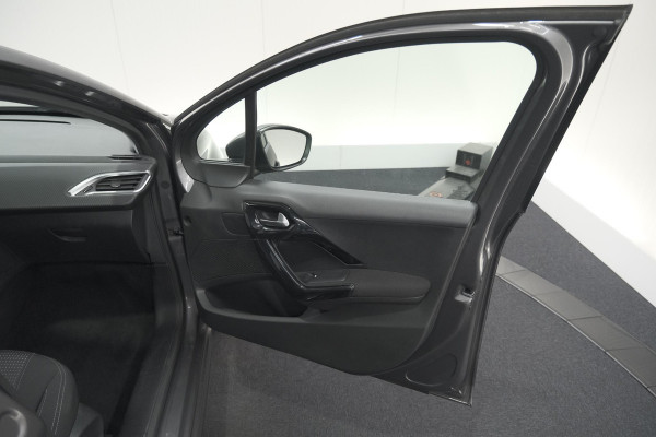 Peugeot 208 PureTech 82 Blue Lease Allure | Parkeersensoren | Climate Control | Apple Carplay | 16 Inch Lichtmetalen Velgen