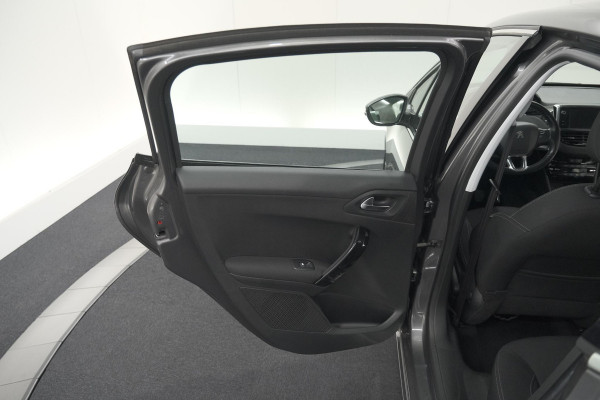 Peugeot 208 PureTech 82 Blue Lease Allure | Parkeersensoren | Climate Control | Apple Carplay | 16 Inch Lichtmetalen Velgen
