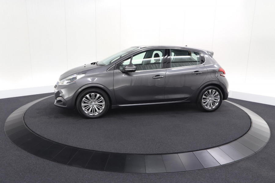 Peugeot 208 PureTech 82 Blue Lease Allure | Parkeersensoren | Climate Control | Apple Carplay | 16 Inch Lichtmetalen Velgen