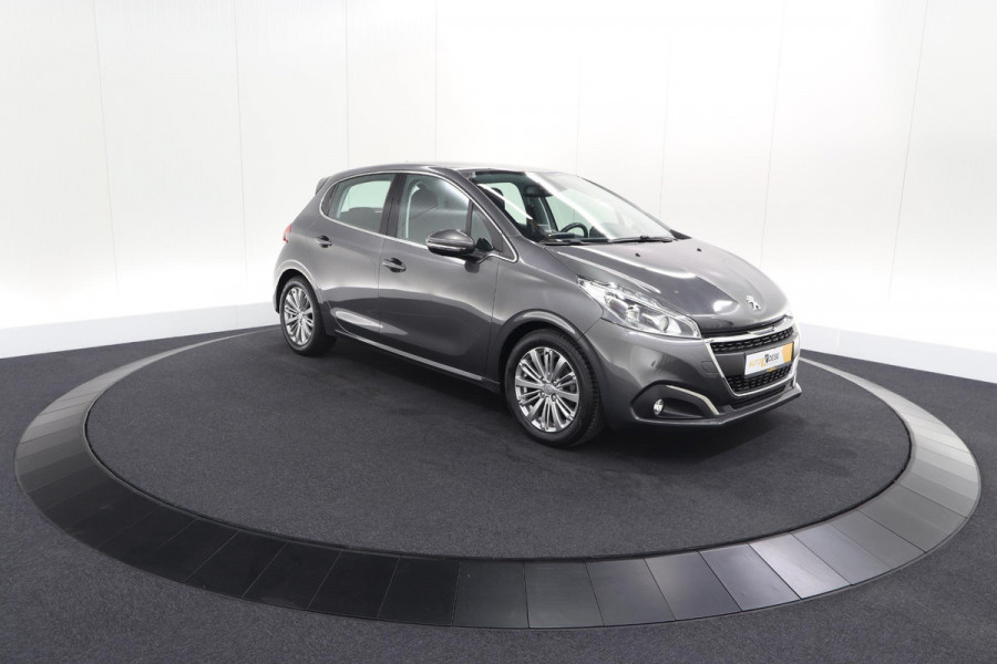 Peugeot 208 PureTech 82 Blue Lease Allure | Parkeersensoren | Climate Control | Apple Carplay | 16 Inch Lichtmetalen Velgen