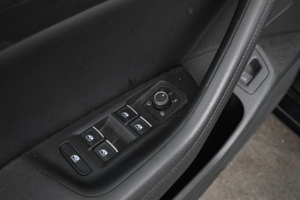 Volkswagen Passat Variant 1.8 TSI Highline Automaat, Digital Dash, Volleder