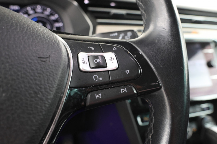 Volkswagen Passat Variant 1.8 TSI Highline Automaat, Digital Dash, Volleder