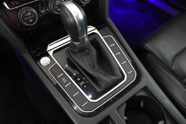Volkswagen Passat Variant 1.8 TSI Highline Automaat, Digital Dash, Volleder