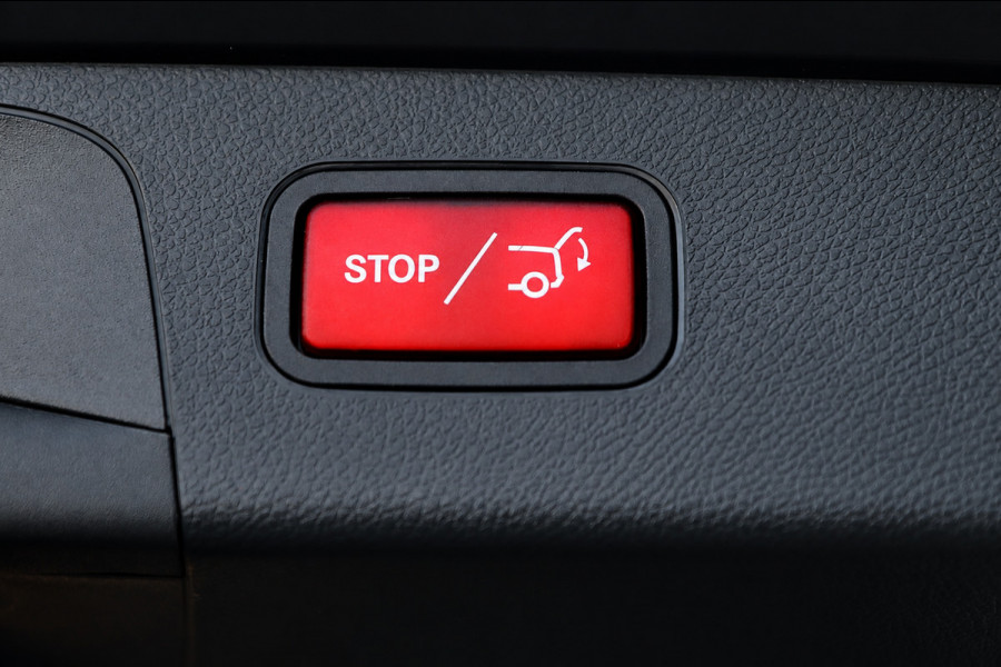 Mercedes-Benz GLC 300 Mild-Hybrid 4Matic AMG Line / HUD / 2X MEMORY / 360 / DODEHOEK