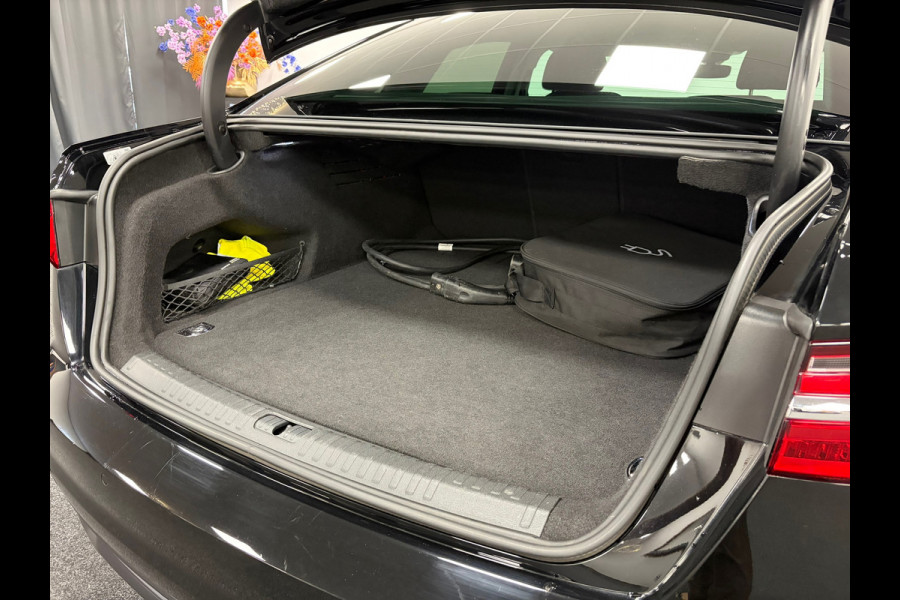 Audi A6 Limousine 50 TFSI e quattro Business edition*Plugin-Hybride*Stoelverwarming*PDC*Camera*