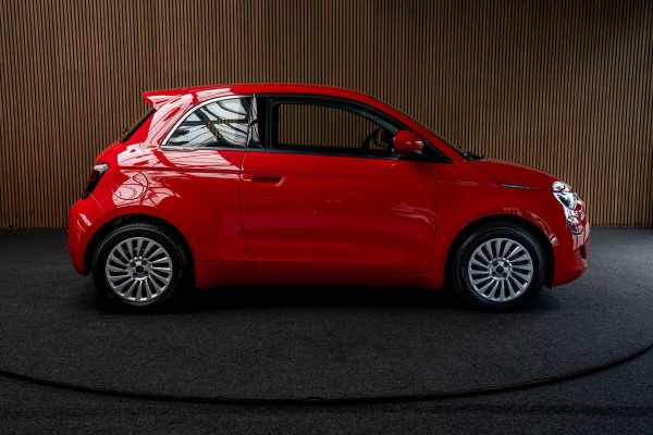 Fiat 500 24 kWh Navi Airco Stoelverwarming LED Cruise Control BTW auto