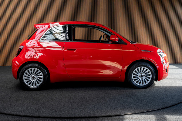 Fiat 500 24 kWh Navi Airco Stoelverwarming Cruise C. 3-Fase LED Carplay BTW auto SOH: 95,0%